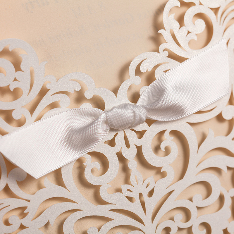 Convite de casamento laco de fita elegante branco WPL0070